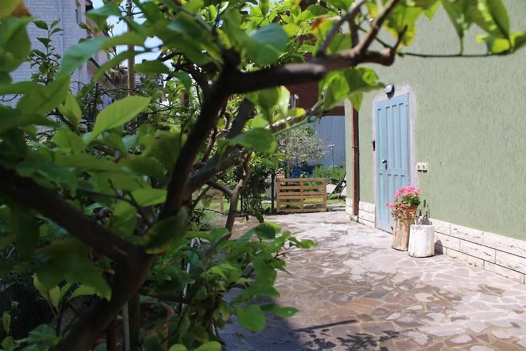 Infondoalmar Rimini --Intero Apt Indipendente-Netflix-Metromare A 40M-Proiettore 4K Cinema-Wifi Fibra-Led-Parcheggio-Riscaldamento-- Apartment