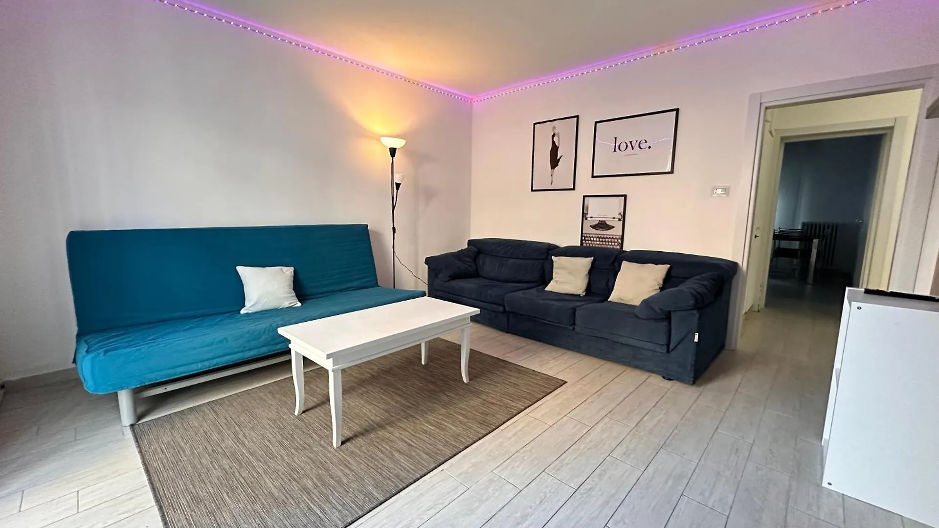 Apartment Infondoalmar Rimini --Intero Apt Indipendente-Netflix-Metromare A 40M-Proiettore 4K Cinema-Wifi Fibra-Led-Parcheggio-Riscaldamento--