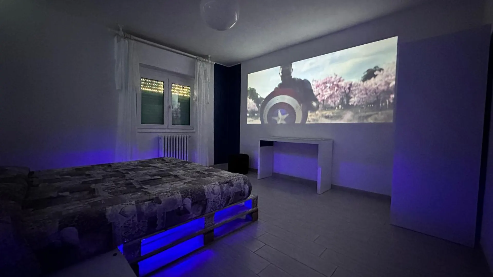 Infondoalmar Rimini --Intero Apt Indipendente-Netflix-Metromare A 40M-Proiettore 4K Cinema-Wifi Fibra-Led-Parcheggio-Riscaldamento-- Italy