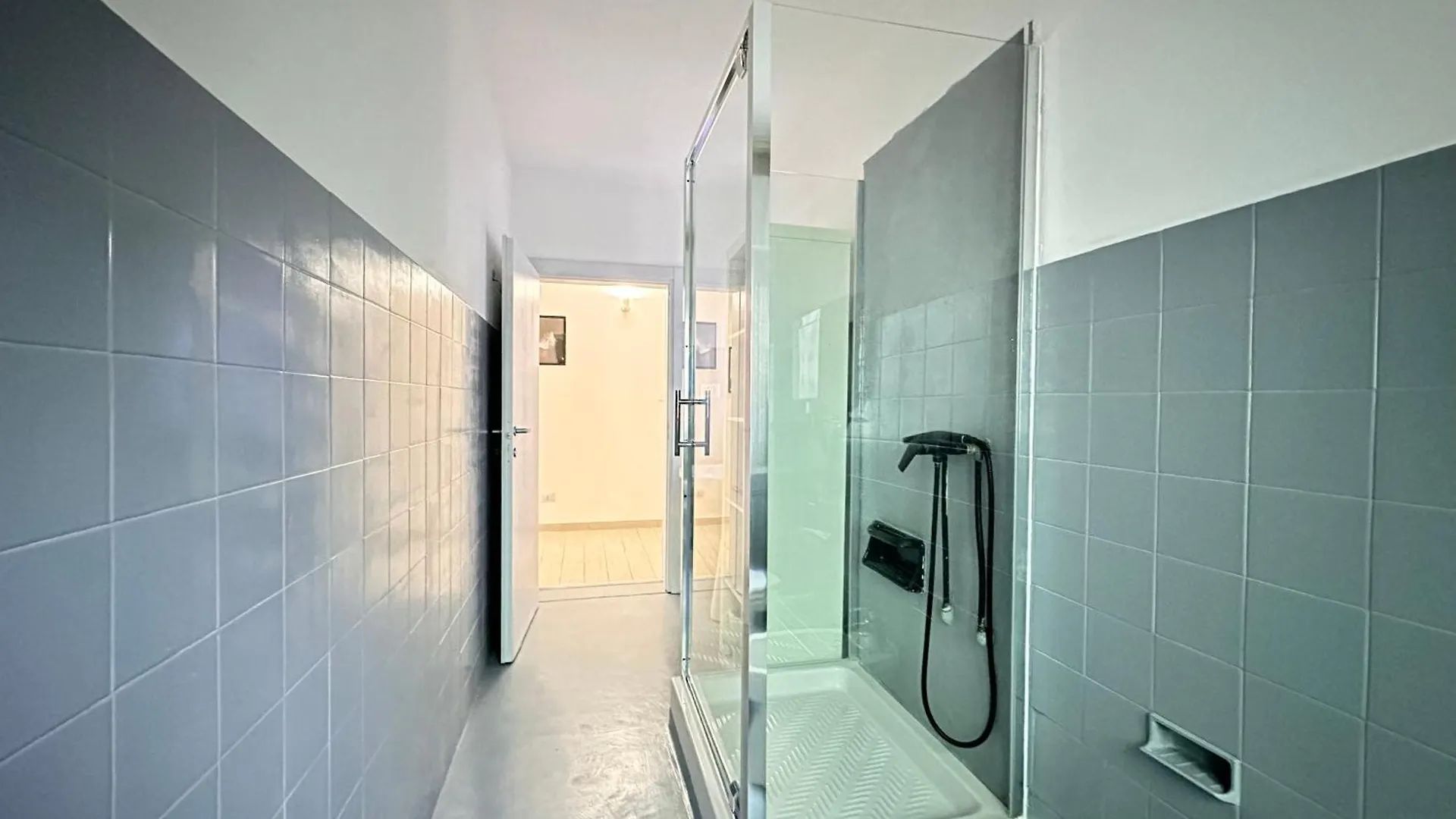 Infondoalmar Rimini --Intero Apt Indipendente-Netflix-Metromare A 40M-Proiettore 4K Cinema-Wifi Fibra-Led-Parcheggio-Riscaldamento-- Apartment