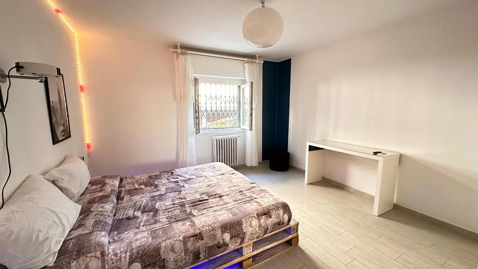Apartment Infondoalmar Rimini --Intero Apt Indipendente-Netflix-Metromare A 40M-Proiettore 4K Cinema-Wifi Fibra-Led-Parcheggio-Riscaldamento-- Italy